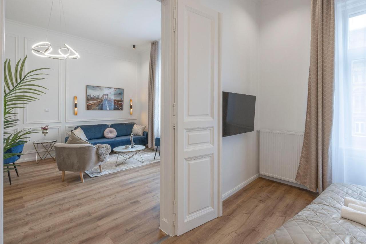 Luxurious Central Grand Home W/ 3Bedrm 2Bathrm Budapeste Exterior foto